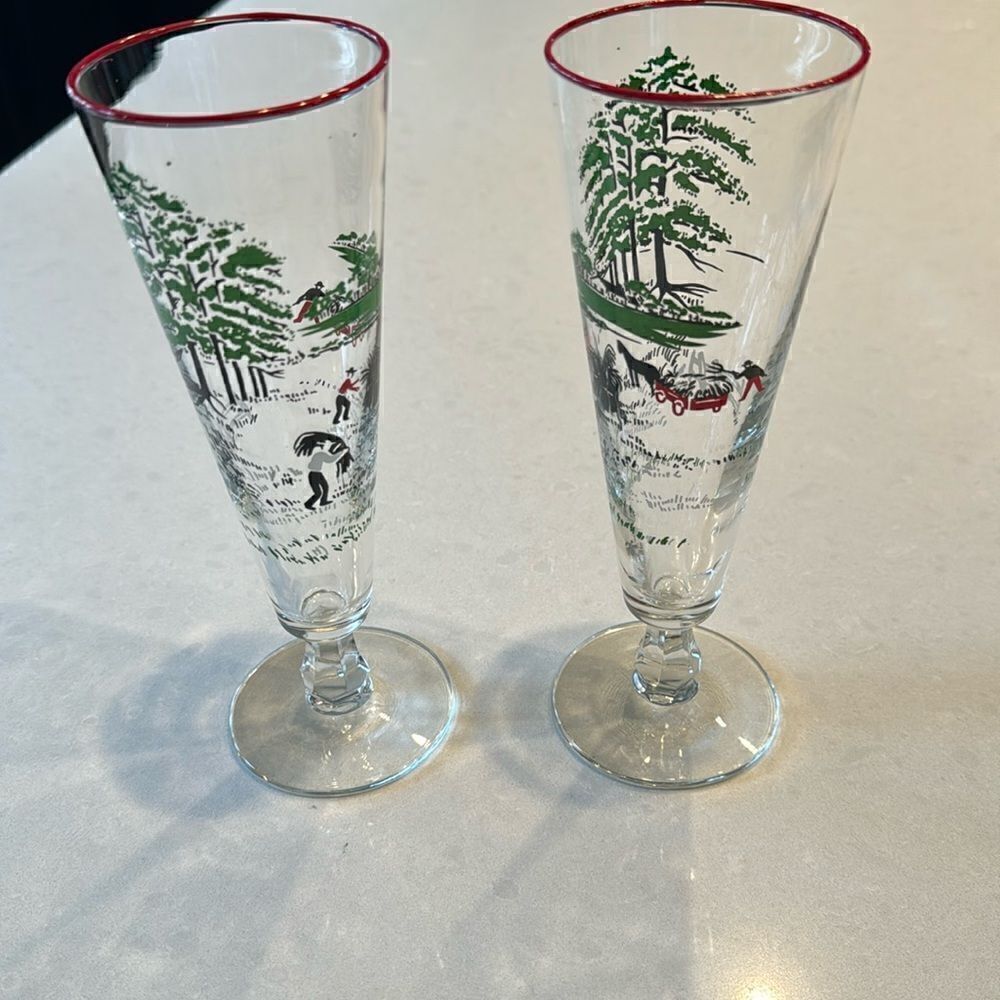 Libbey vintage farm scene Pilsner glasses, 2 in sale, great gift with a 6 pak.